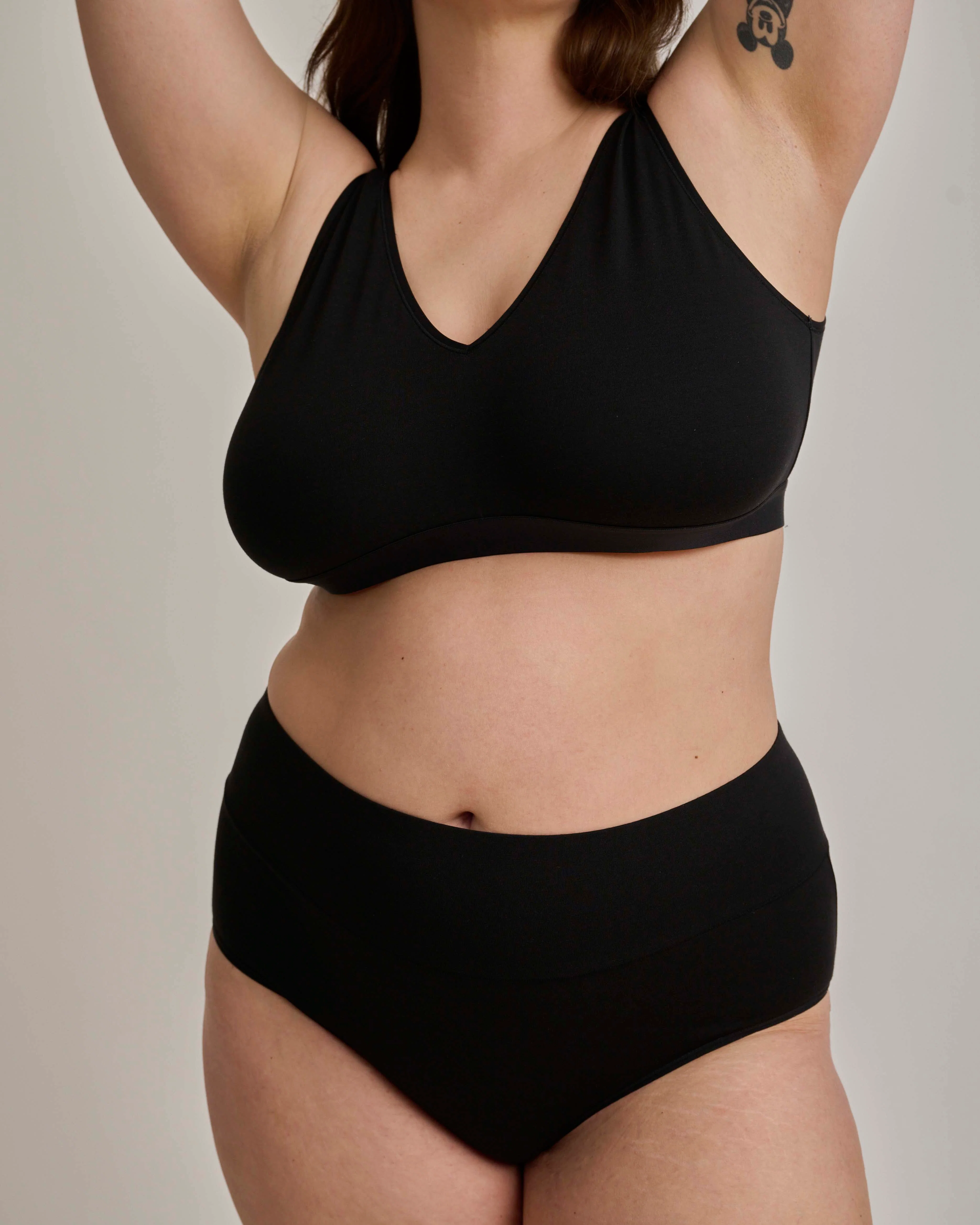 UltimateS Lounge Bra - Black - Image 6